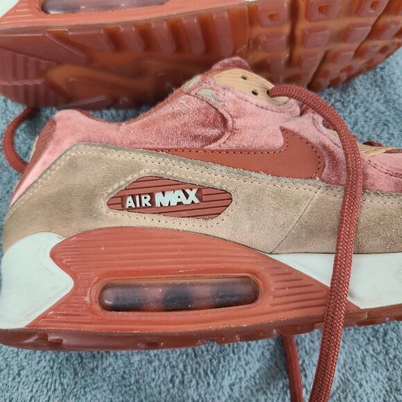 Size 8.5 - Nike Air Max 90 LX Dusty Peach - Picture 13 of 16